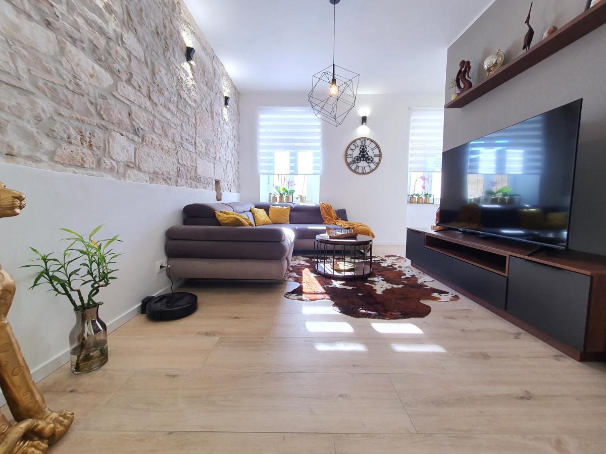 Appartement Connor à Pula Extérieur photo