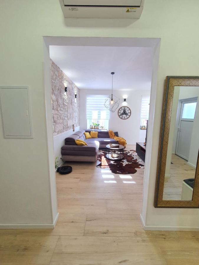 Appartement Connor à Pula Extérieur photo