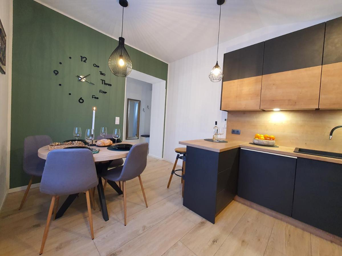 Appartement Connor à Pula Extérieur photo